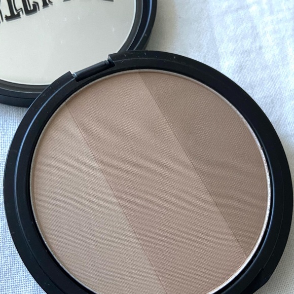 NEW Kbeauty Contour. TOO COOL FOR SCHOOL - Moderne - Picture 3 of 4